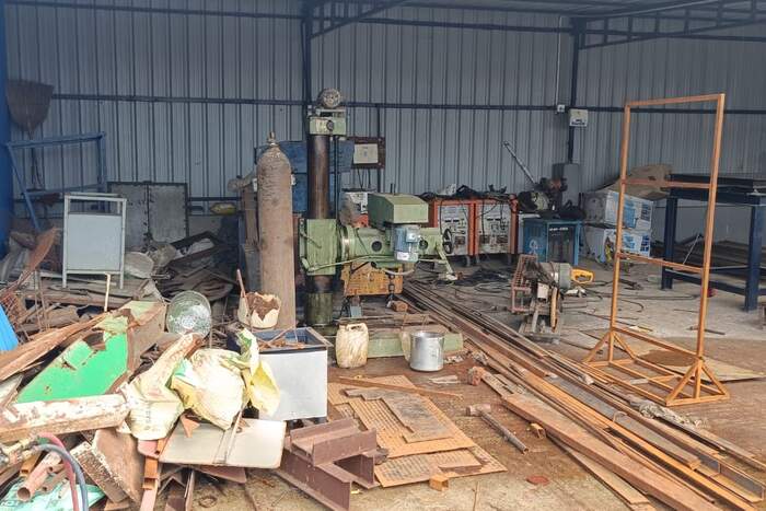 Workshop fabrication floor